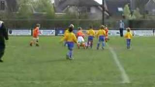 Revi voetbalt bij irene