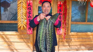 2 HUGE SNAKEHEAD FISH Boiling with Hot Stones! The BEST WAY to Enjoy Fish! | Uncle Rural Gourmet