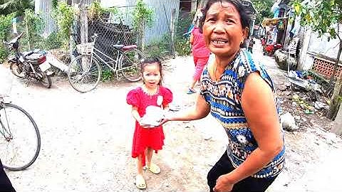 Thêm 50 hộp cơm 0 đồng của quán cơm THIỆN DUYÊN về làng Phnom Pi - Châu Lăng, Tri Tôn, AG 06/01/2023