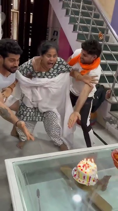 maa ke saat holi