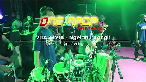 NGLEBUR LANGIT  vita alvia / one nada