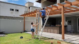 ESSE CARPINTEIRO É DEDICAÇÃO DO INÍCIO AO FIM, BRILHANTE TRABALHO EM MADEIRA...