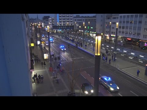 4x FuStKW Polizei Rhein-Sieg-Kreis + FuStKW Autobahnpolizei PW Sankt Augustin mit Dauerhorn