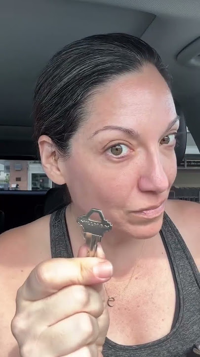Trying the new ALDI cart hack! #groceryshopping #womenover40