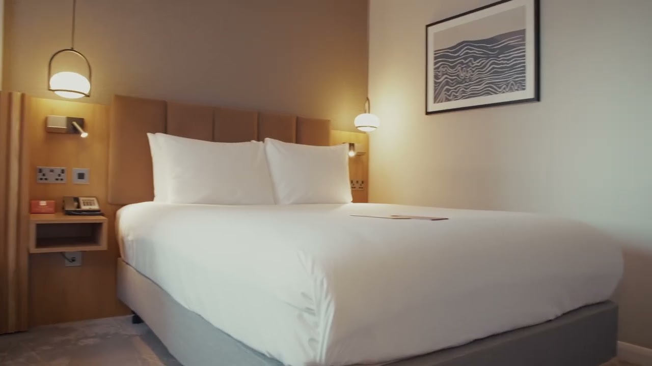 Inside Crowne Plaza London Gatwick Airport | Rooms, Dining & Amenities