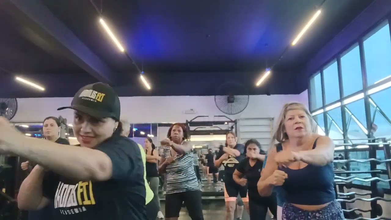 Aeroboxe by Maria Renata