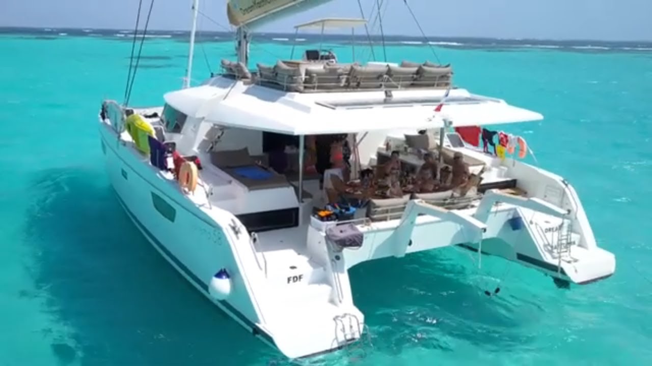 yacht charter grenadines