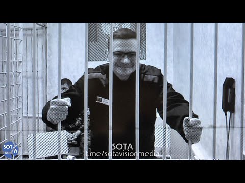 "Мне не заткнуть рот!" Илья Яшин, репортаж из суда по иноагентскому делу