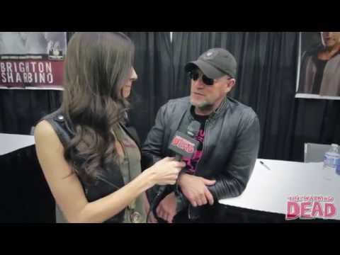 Video: Michael Rooker xalis sərvəti: Wiki, Evli, Ailə, Toy, Maaş, Qardaşlar