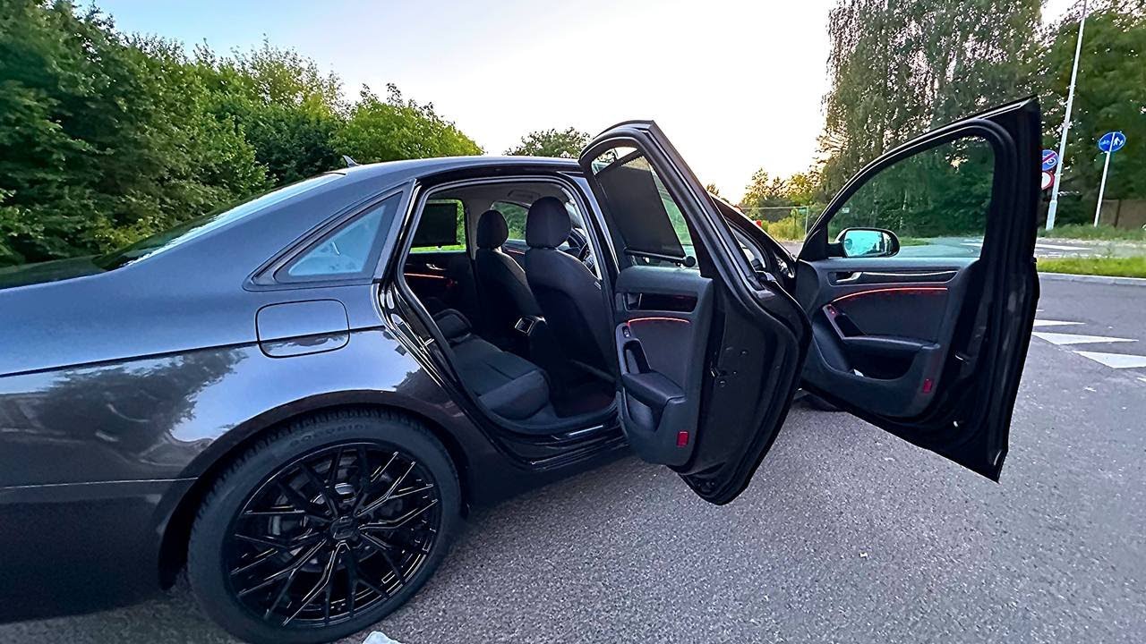 Контурна підсвітка салону Audi A4 B8. Установка в карти дверей, передню панель та підсвітка ніг.