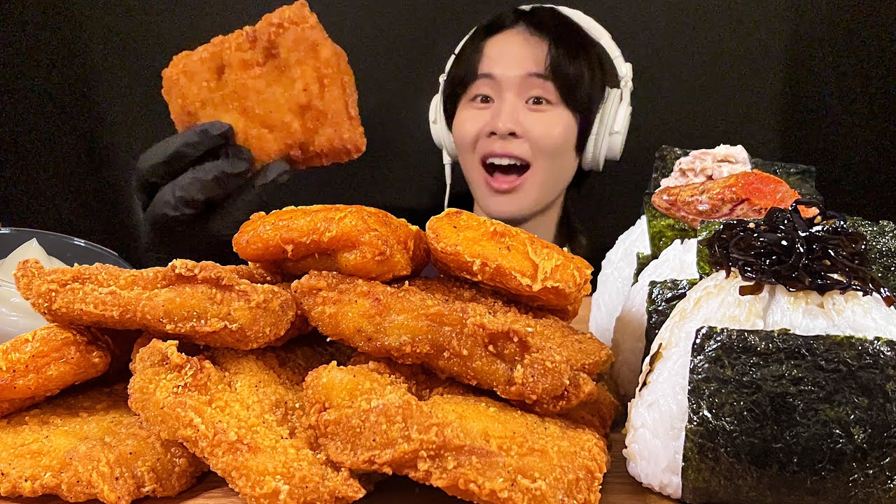 ASMR ファミチキ&おにぎり大食い‼️〜最近ホットスナックって、全然スナックじゃない〜【咀嚼音】