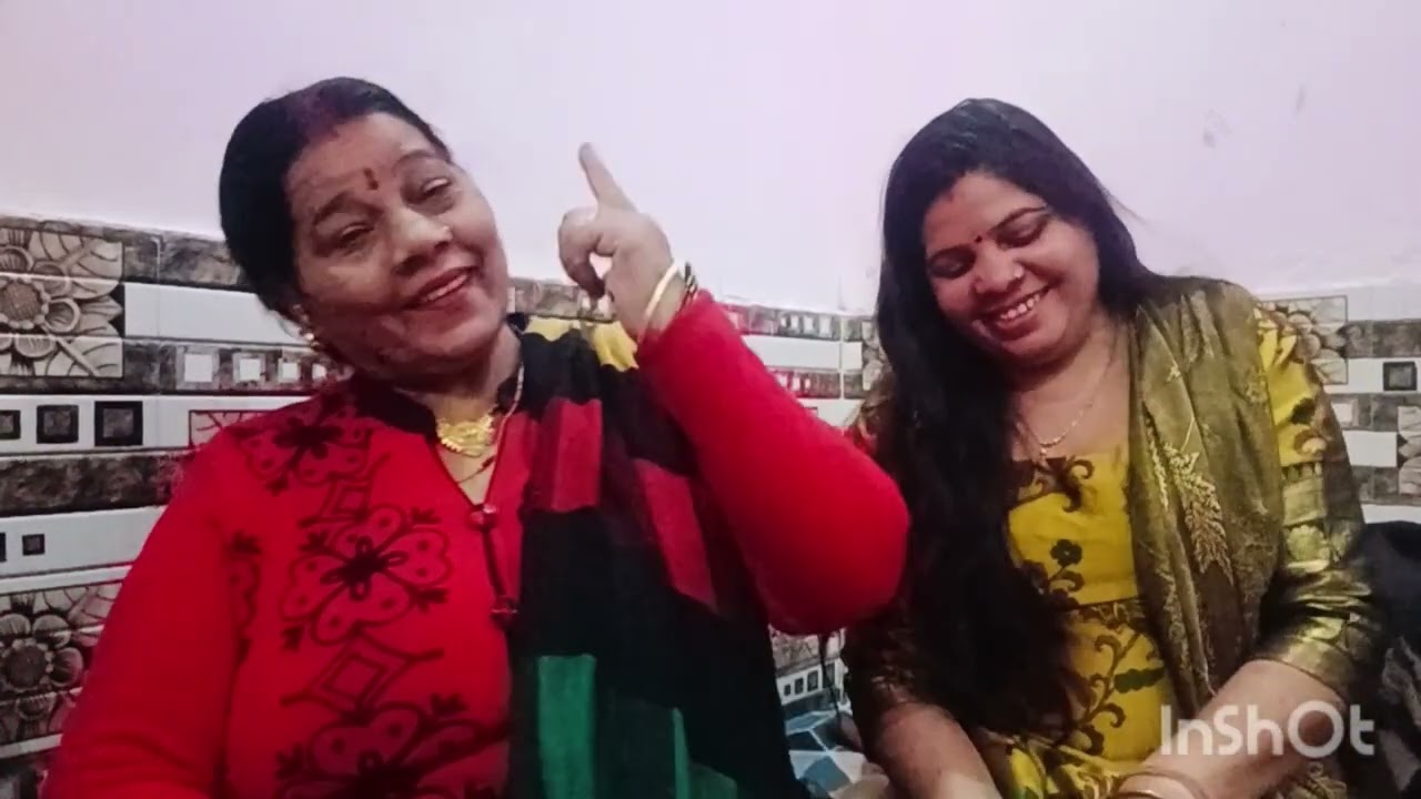 Jahan per do auraten baithi vahin per chugali shuru 🙀