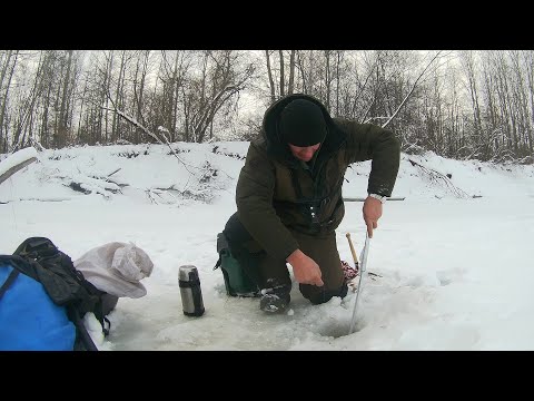 Зашел за грань торосов и началась потеха! Рыбалка на Оби в январе.