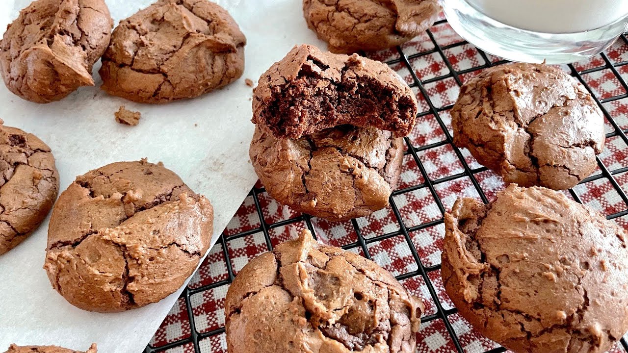 Chewy and Soft Brownie Cookies