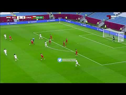 تسديدة لاعب منتخب العراق محمد قاسم الصاروخية على منتخب عمان والعارضة تتصدى