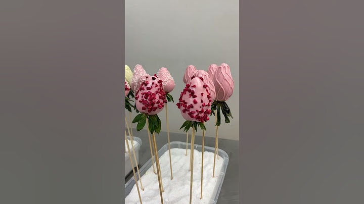 Корзинка с клубникой в шоколаде 🍓🥰 | Клубника в шоколаде | #shorts #клубникавшоколаде #фудфлористика