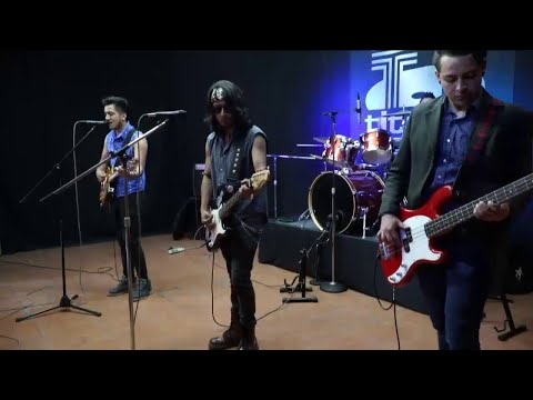 Iniciamos Rockopolis!!! Viernes de Rock en vivo con los invitados "JUAN YAÑEZ y ANIS BAND"