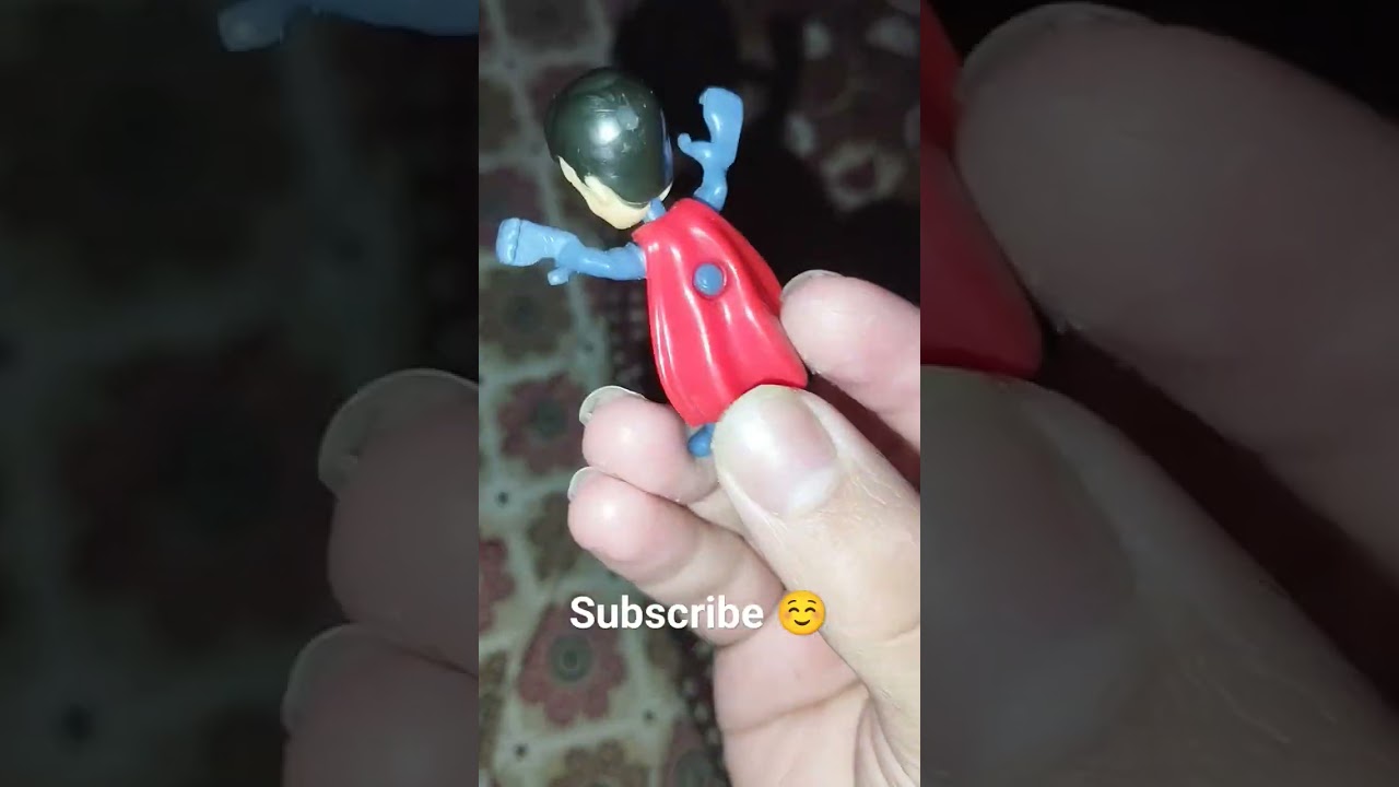 DC Kinder Joy Action figures/Super man and Batman Figures Quick Review