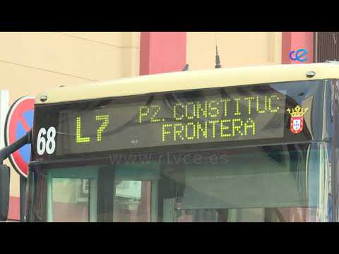 La plantilla de autobuses desconvoca la huelga tras percibir sus respectivas nóminas pendientes.