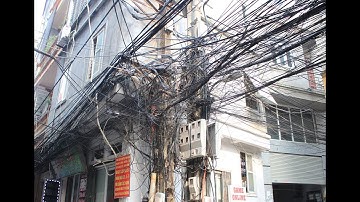 Nguy hiểm dây điện chằng chịt giữa phố và sự liều lĩnh của người dân 🚫🚫🚫🚫