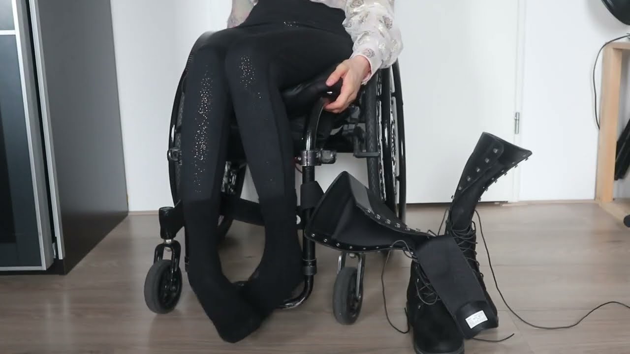 Quadriplegic | How I take boots on