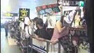 [271007] U频道-飞轮海人气灌顶 海内外歌迷接机忙