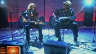 Video voorbeeld van "Taj Mahal & Bonnie Raitt on the Today Show!"