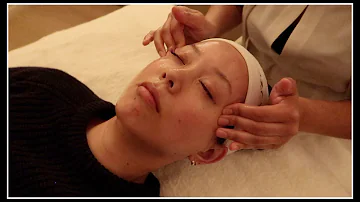 Relaxing Facial Treatment with Farmacy Beauty (Voice Over + Music)