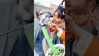 Exotic Beauty Feeds Me Water #silverman #statue #funny #performance #viral