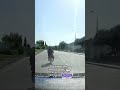 😳😡П'яний в дрова ганяв між машинами скорботного кортежу