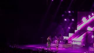 Download Lagu Cassadee Pope pranks Chris Young \ MP3