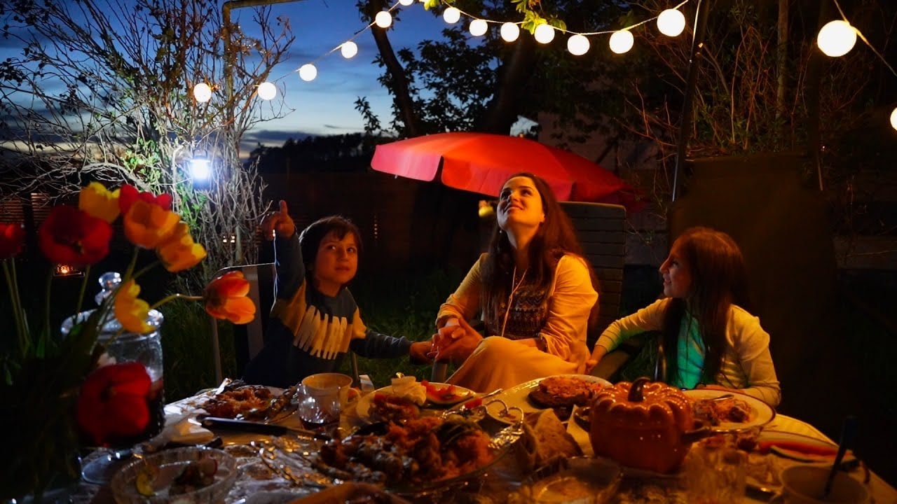 فطورنا على الطبيعه😍 زوجي اخذني اشتري بصل بمناسبة عيد الام 🤣🤭