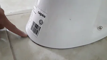 ¿Cómo se limpia debajo del borde de la taza del váter?