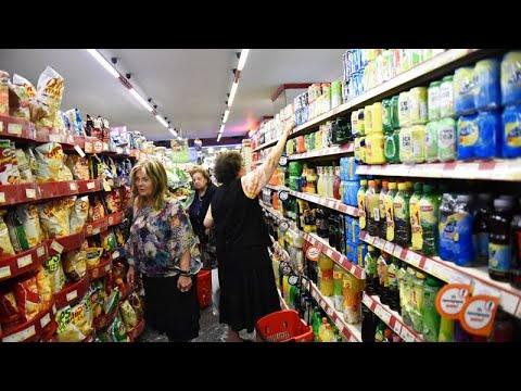 Инфляция в Греции: снижение цен на более чем 2 000 товаров