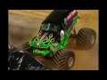 Grave Digger XII vs Wild Thang in Minneapolis 1999 