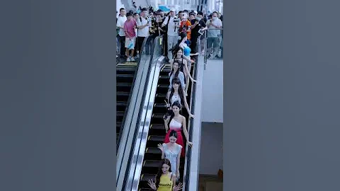 Beautiful chinese street fashion girls #chinesestreetfashion #douyinchina #tiktokfashion