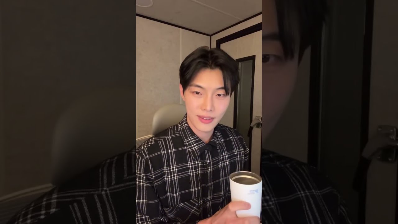 [ENG SUB] 200425 Choi Junhyuk (polar) Instagram Live