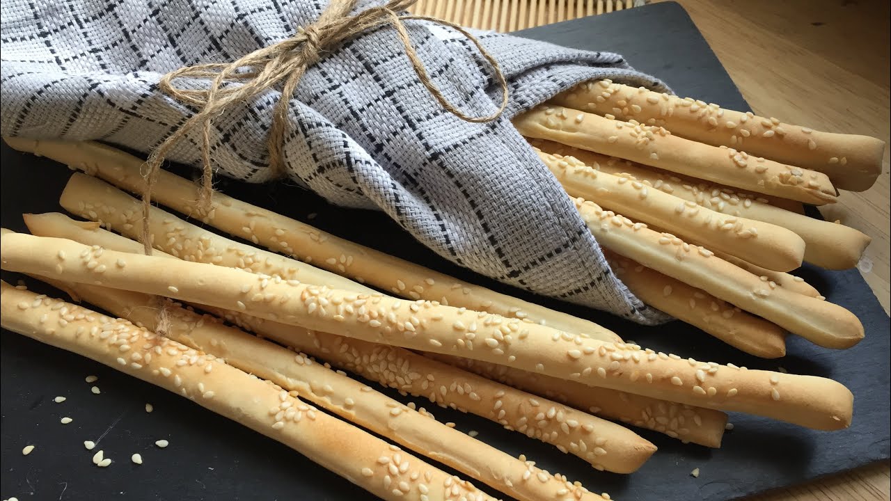 ขนมปังสติ๊กหรือขนมปังอบกรอบ Breadsticks