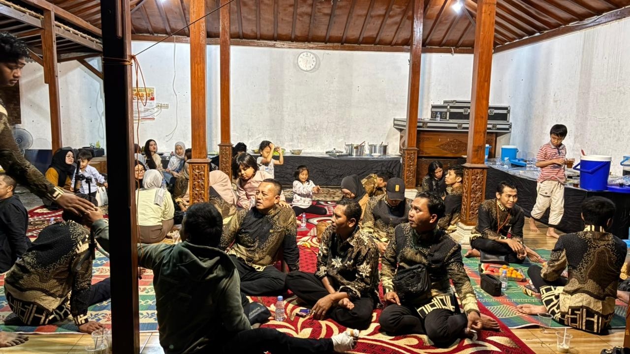 🔴LIVE KLENENGAN DWIJO LARAS DAN BINCANG BERSAMA ROMO WIDODO