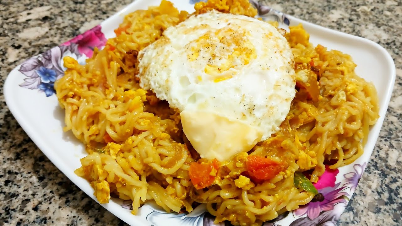 अंडा मैगी एक बार फिर नया ढंग और नया स्वाद | Egg And Porched Egg Maggi With Different Taste 