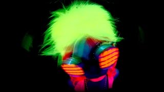 Celebrity Men's Trendy Sunglasses & Shades - Differio.com Profile