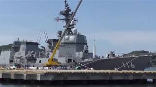 VLSに弾薬装填中の護衛艦てるづき 横須賀 2018.7.20