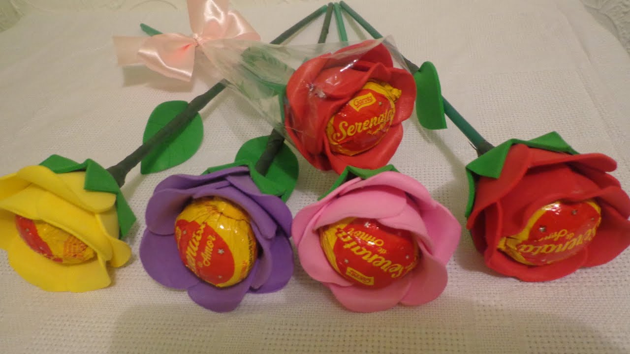Flores de Eva, com bombons.lembrança dia das mães. - thptnganamst.edu.vn