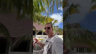 Просто посмотрите на этот цвет воды… это вообще реально? Отель  SUN SIYAM OLHUVELI