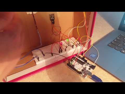 Porte de surveillance avec alarme projet Arduino