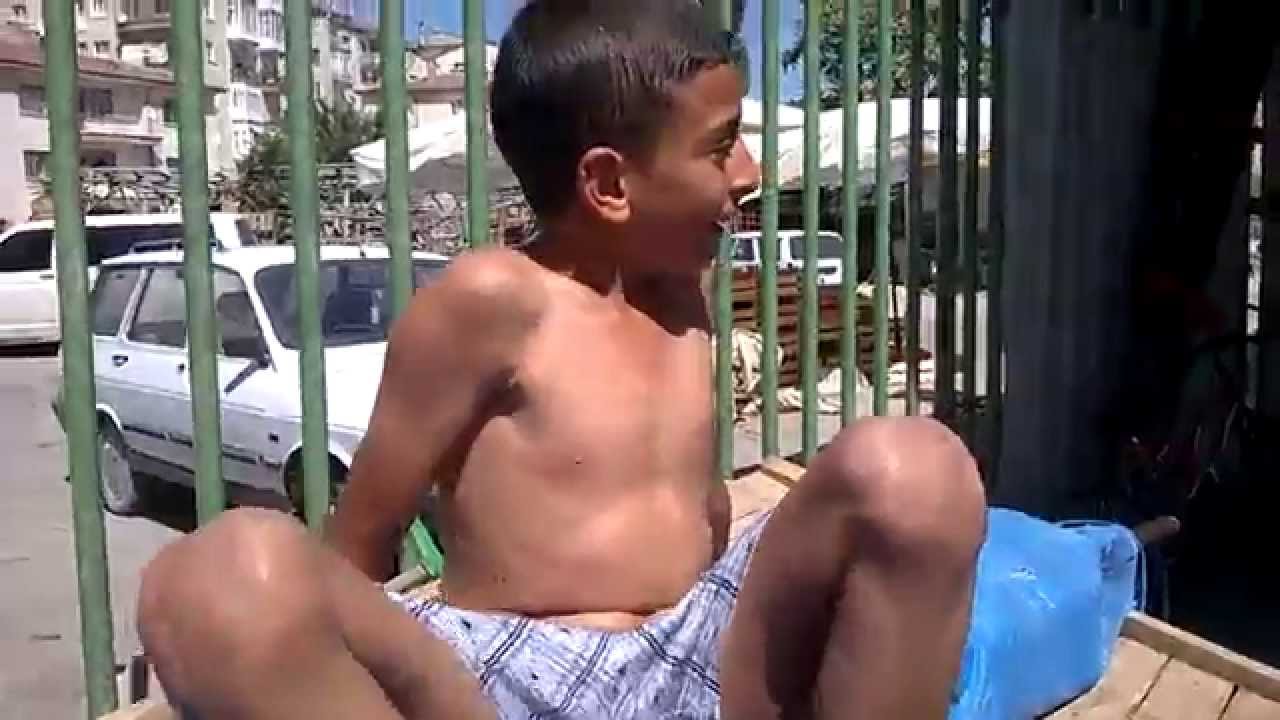 Kırmızı Noktalı Porno İzle Sikiş Film Kırmızı Pornolar