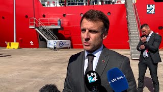 Macron dénonce le 