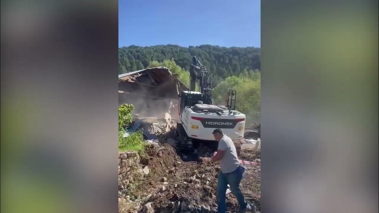 Fethiye’de kaçak yapılar yıkılıyor