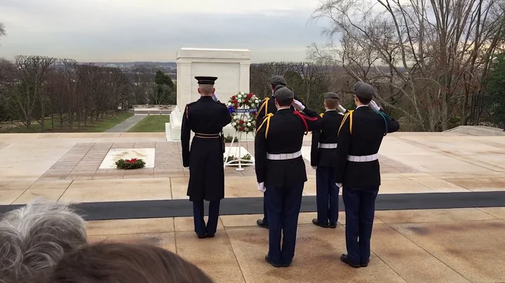 Marmion Academy seniors Lay Wreath at the Tomb of ...