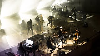 GLASSWALLS | Kokomo & Kai Schumacher play Philip Glass "Piano Etude No.6"